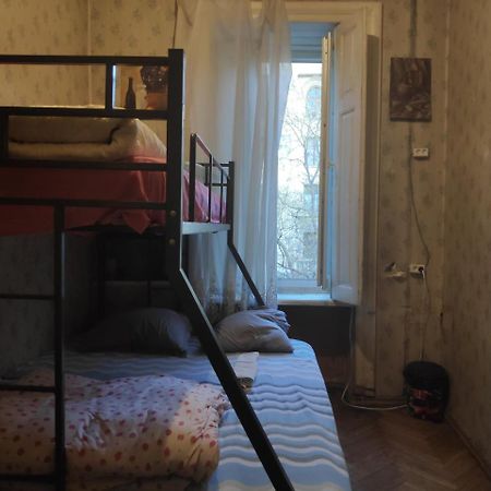 Amoun Hostel Тбилиси Экстерьер фото