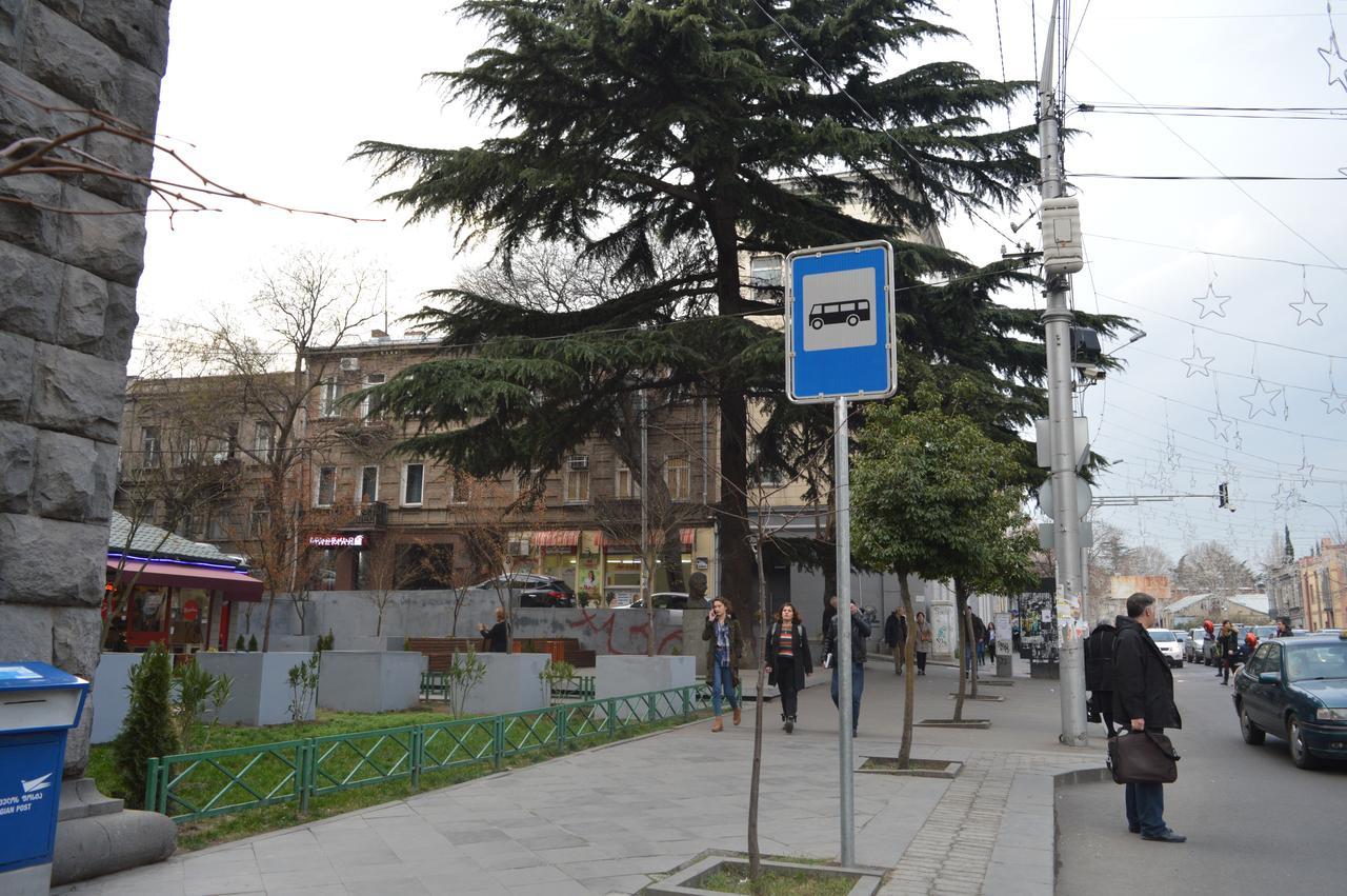 Amoun Hostel Тбилиси Экстерьер фото