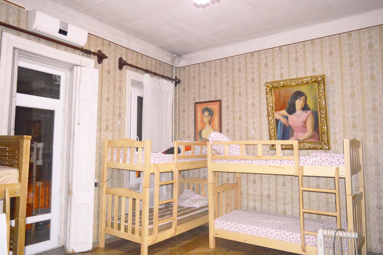 Amoun Hostel Тбилиси Экстерьер фото