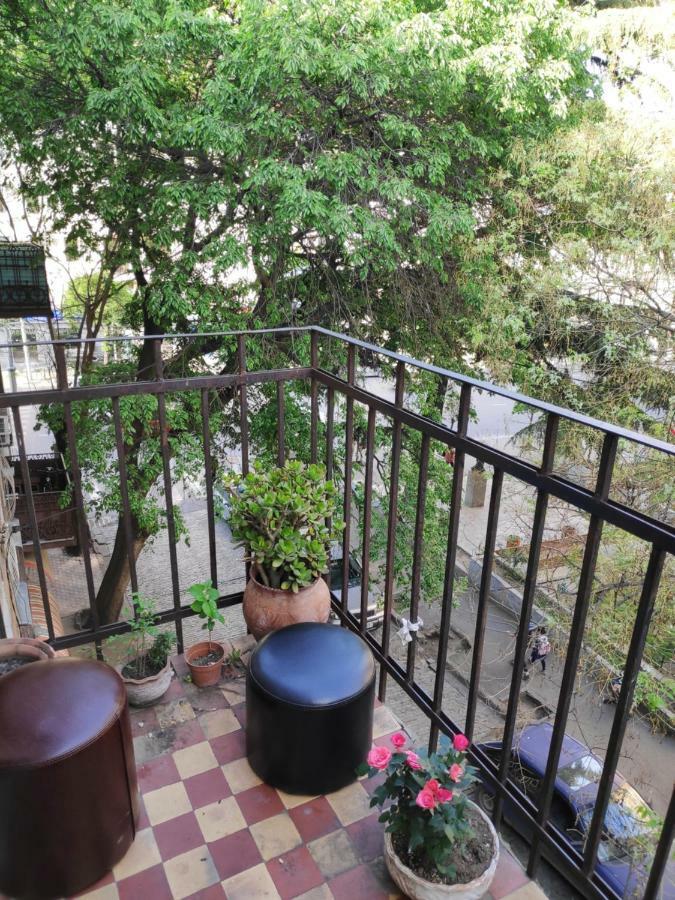 Amoun Hostel Тбилиси Экстерьер фото
